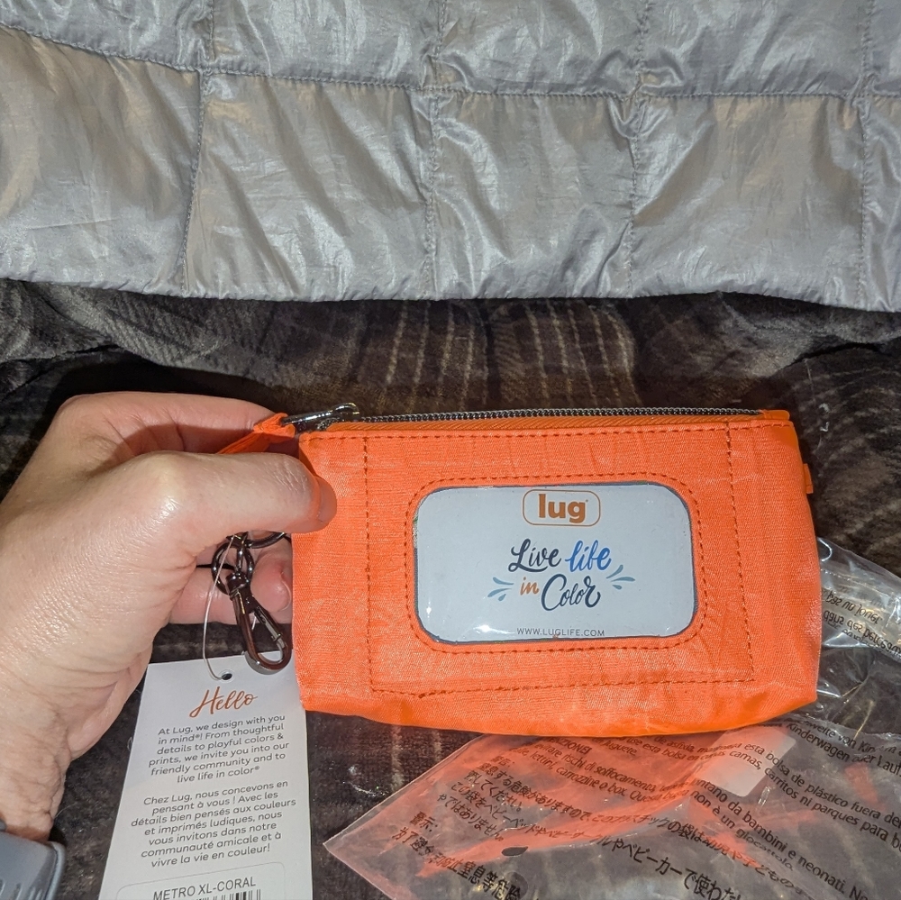 Lug Metro XL Coral Neon NWT - Picture 2 of 7
